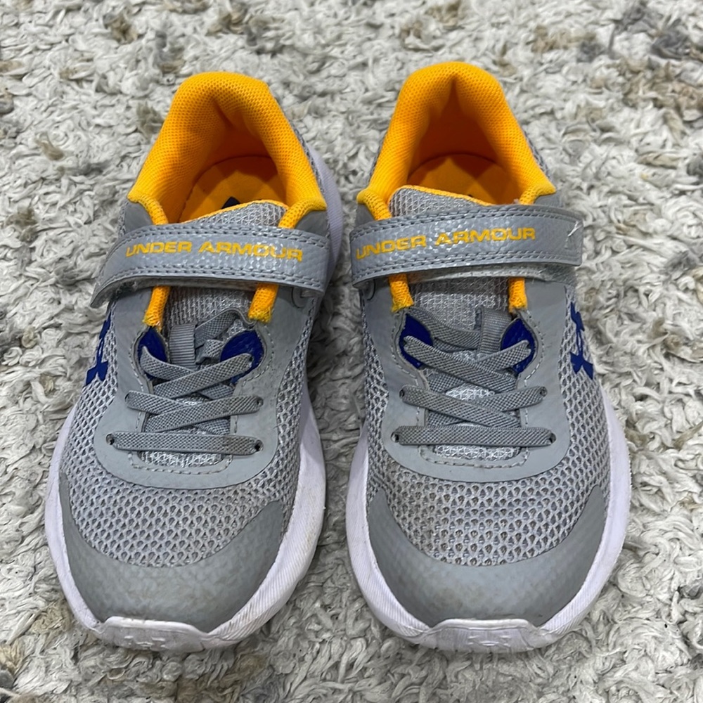Boys size 13 Under Armour sneakers